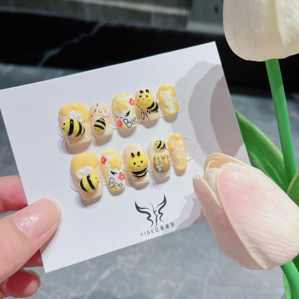 Bee Handmade Nail